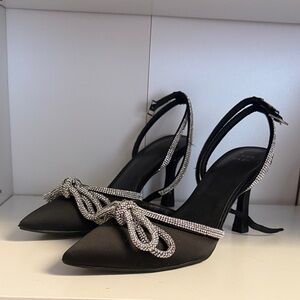 Bow Heels